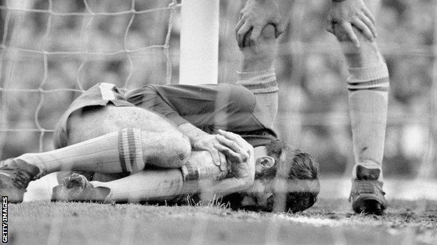 Bonetti required lengthy treatment in the 1970 replay following a clash with Jones