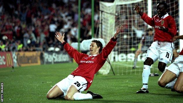 Ole Gunnar Solskjaer celebrates scoring