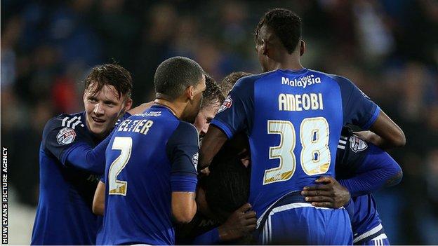 Cardiff City celebrate Kenwyne Jones' late winner against Brentford