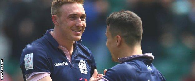 Dougie Fife (left) celebrates with Damien Hoyland