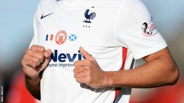Hamilton Academicals, wearing the France away kit