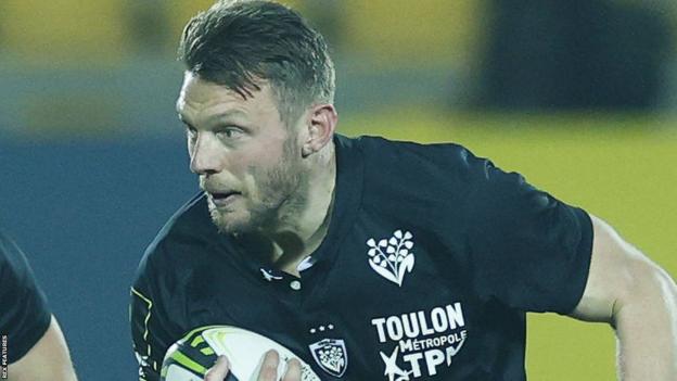 Dan Biggar playing for Toulon