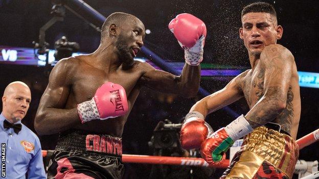 Terence Crawford Retains WBO Welterweight Title Against Jose Benavidez ...