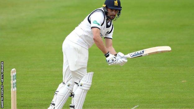 County Championship: Will Rhodes guides Warwickshire to win over ...