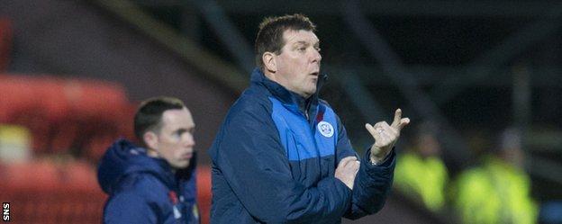 Tommy Wright says St Johnstone can finish in the Premiership's top three