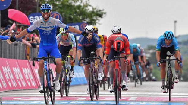 Michael Matthews celebrates winning the third stage of the 2023 Giro d'Italia