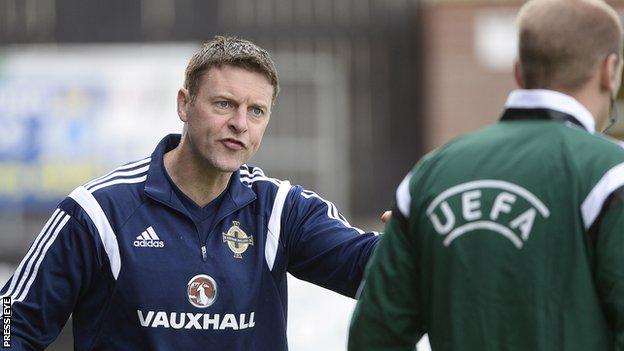 Stephen Craigan Former Ni Skipper To Give Management A Miss Bbc Sport