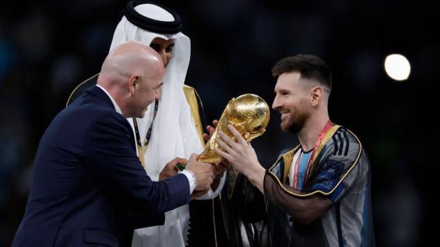 Messi lifts the 2022 World Cup