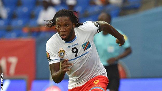 Dieumerci Mbokani in action for DR Congo