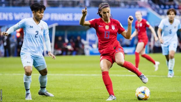 Alex Morgan playing for USA against Thailand at the 2019 World Cup
