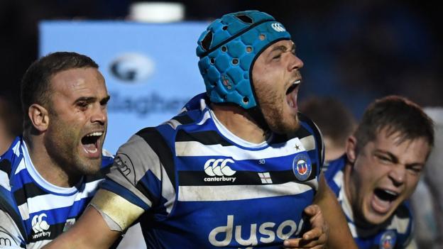 Premiership: Bath survive red card to topple leaders Saints