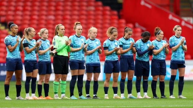 London City Lionesses join in with a round of applause for Maddy Cusack