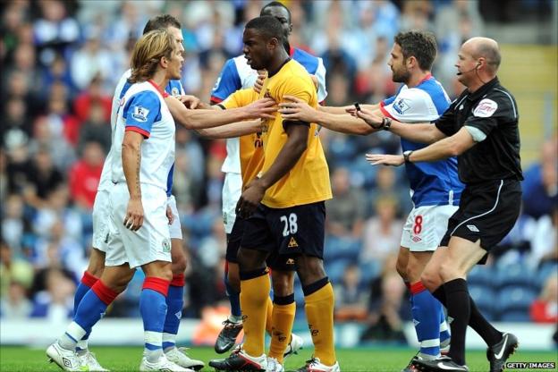 Michel Salgado and Victor Anichebe clash