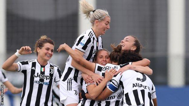 Juventus lead Roma by five points at the top of the women's Serie A with two games left