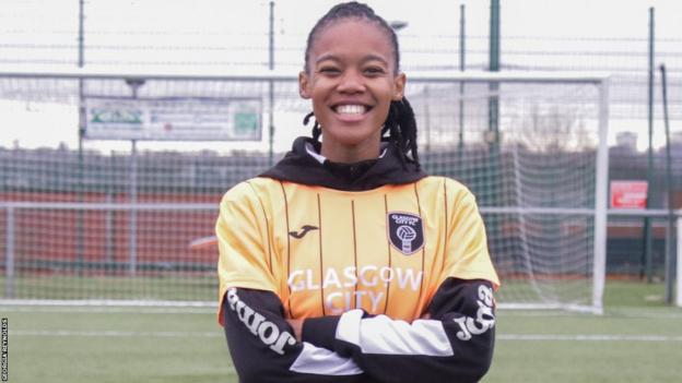 Linda Motlhalo, extremo del Glasgow City