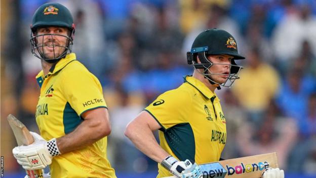 Mitchell Marsh (left) and Steve Smith (right) batting against Bangladesh