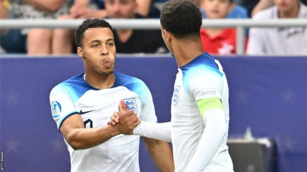 England's Cameron Archer celebrates astatine  the Euro Under-21 Championship