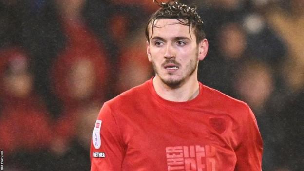 Liam Kitching: Barnsley defender joins Coventry City for undisclosed fee -  BBC Sport