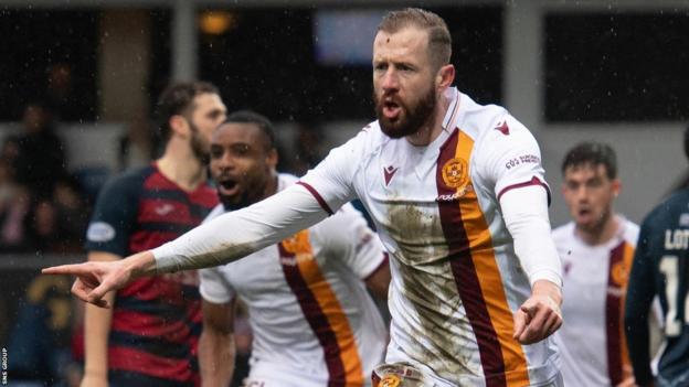 Kevin van Veen has hit 21 league goals for a side sitting eighth in the 12-team Premiership