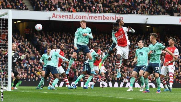 Thomas Partey scores for Arsenal