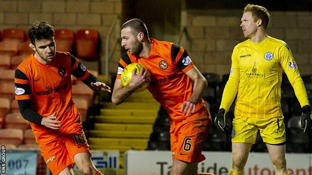 Dundee United came from 3-1 down to draw with Queen of the South at Tanandice
