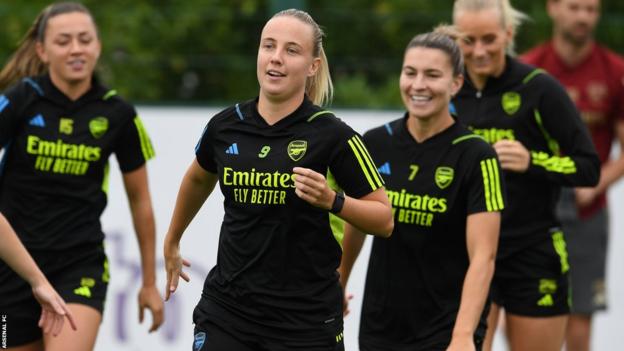 Arsenal forward Beth Mead in training