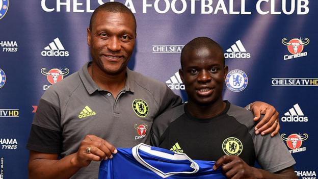 Michael Emenalo presents N'Golo Kante as a Chelsea player in 2016