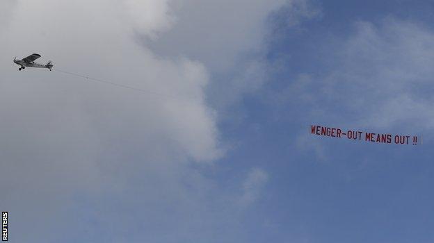 Wenger out plane