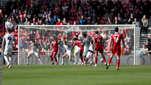 Emmanuel Latte Lath heads Middlesbrough ahead