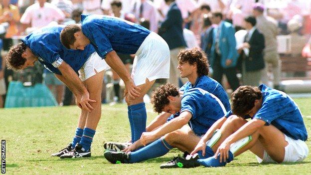 Les joueurs italiens sont découragés après leur défaite en finale de la Coupe du monde 1994