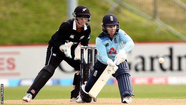 Tammy Beaumont bats against New Zealand