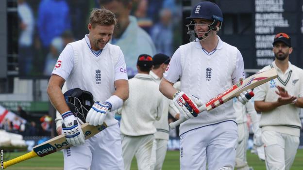 England batters Joe Root (left) and Harry Brook (right) locomotion  disconnected  the pitch