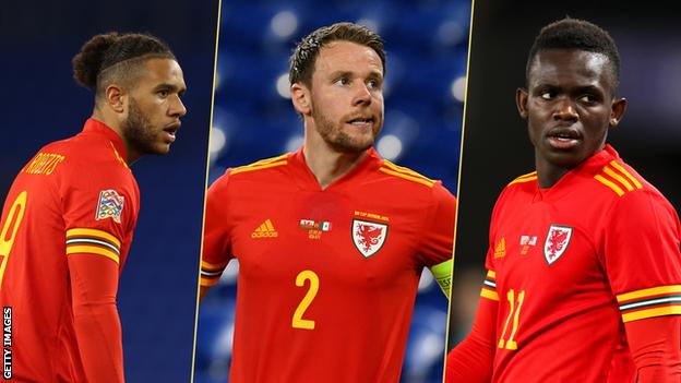 (L-R) Tyler Roberts, Chris Gunter, Rabbi Matondo