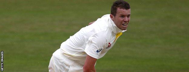 Peter Siddle bowls