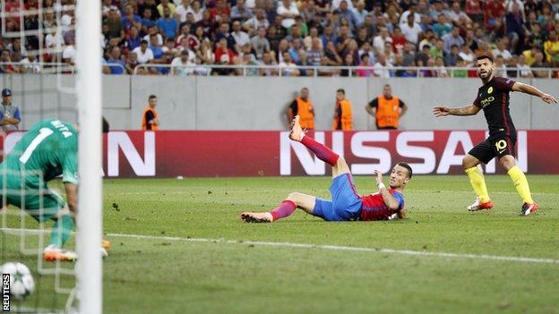 Manchester City 1-0 Steaua Bucuresti: Fans hail Joe Hart as Blues reach  Champions League group stage