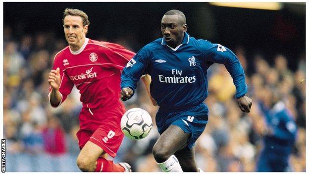 Middlesbrough's Gareth Southgate chases Jimmy Floyd Hasselbaink with the ball for Chelsea