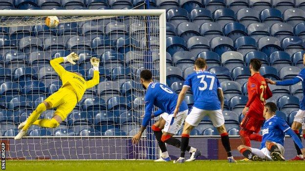 Benfica's Pizzi in Benfica's late draw at Ibrox