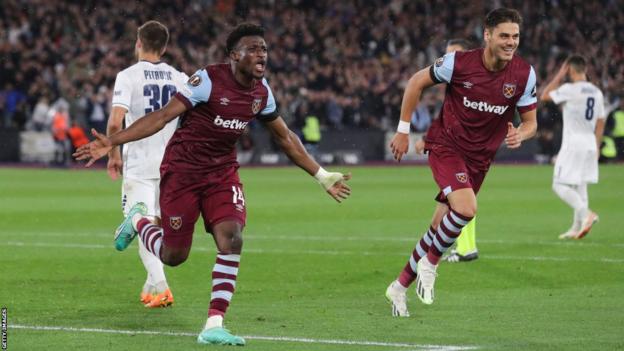 Mohammed Kudus of West Ham celebrates after scoring against Backa Topola