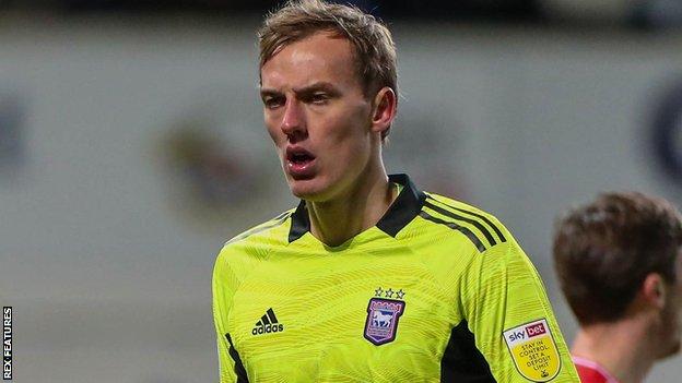 Christian Walton: Ipswich Town sign Brighton goalkeeper on permanent deal -  BBC Sport