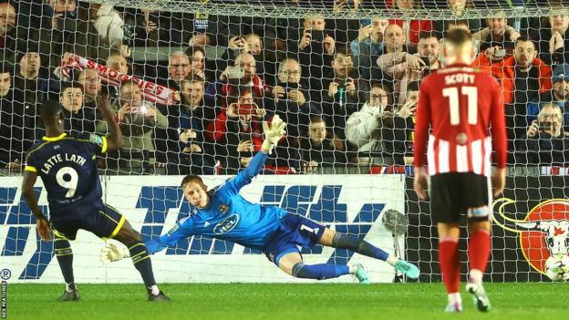 Emmanuel Latte Lath scores Middlesbrough's third goal