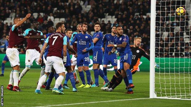 Cheikhou Kouyate scores for West Ham United against Leicester City