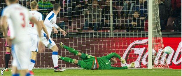 Allan McGregor dives to make another save