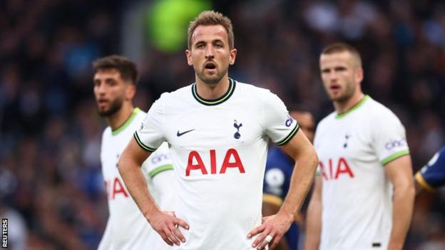 Tottenham's players respond  during the crippled  against Newcastle