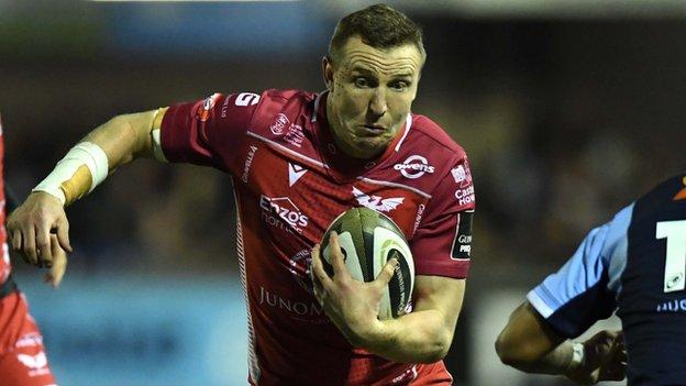 Hadleigh Parkes attacks for Scarlets