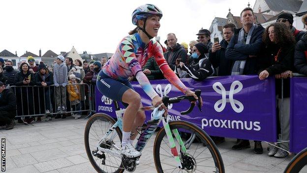 Kasia Niewiadoma ahead of the 2022 Tour of Flanders