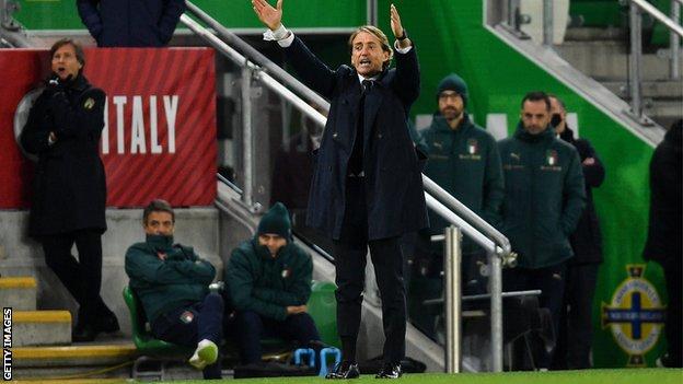 L'Irlande du Nord a réalisé la meilleure performance de sa campagne de qualification pour frustrer Roberto Mancini et l'Italie