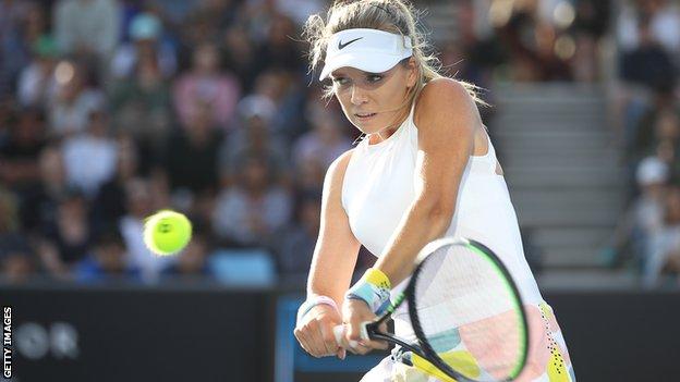 Katie Boulter hits a backhand