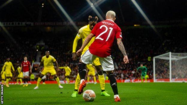 Antony performs a trick against Sheriff Tiraspol in the Europa League