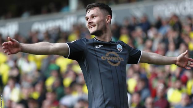 Liam Cullen celebrates after scoring his ninth goal of the season