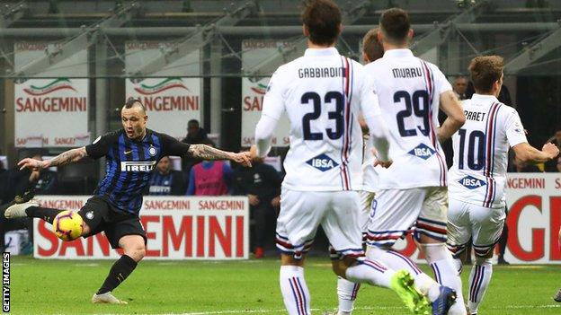 Radja Nainggolan scores for Inter against Sampdoria in Serie A
